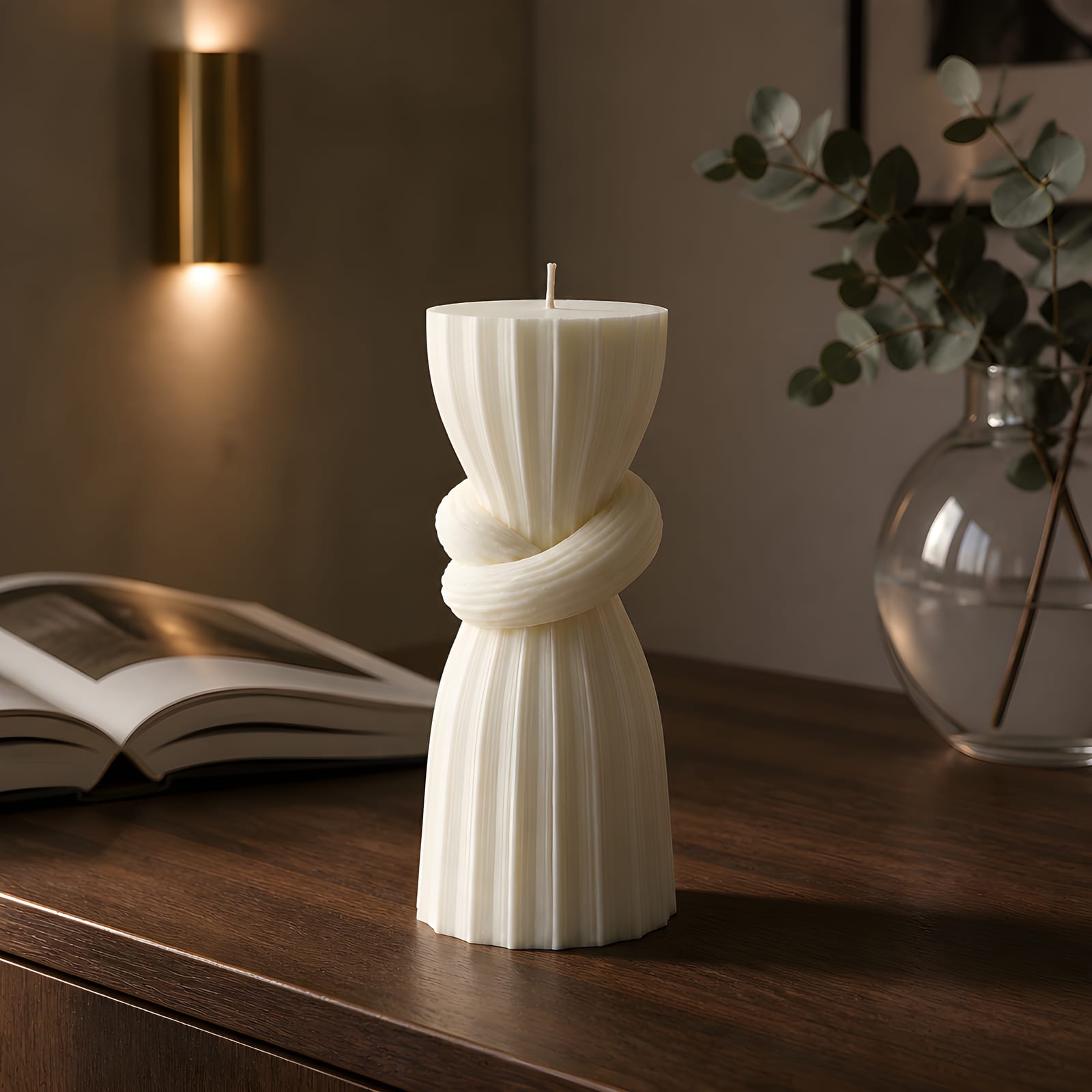 Cindrelia Knot Pillar — view 2